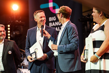 Bild: Dr. Mark Winter bei der Preisverleihung, Foto: Volker Wiciok / DISQ / ntv